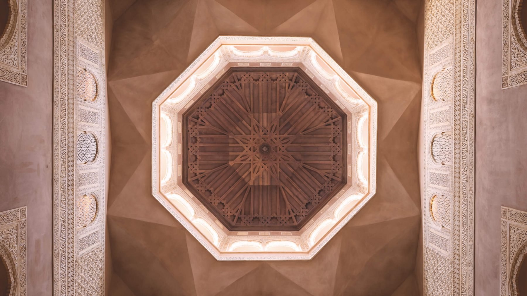 Cúpula y arquitectura interior de Hammam Al Ándalus Málaga